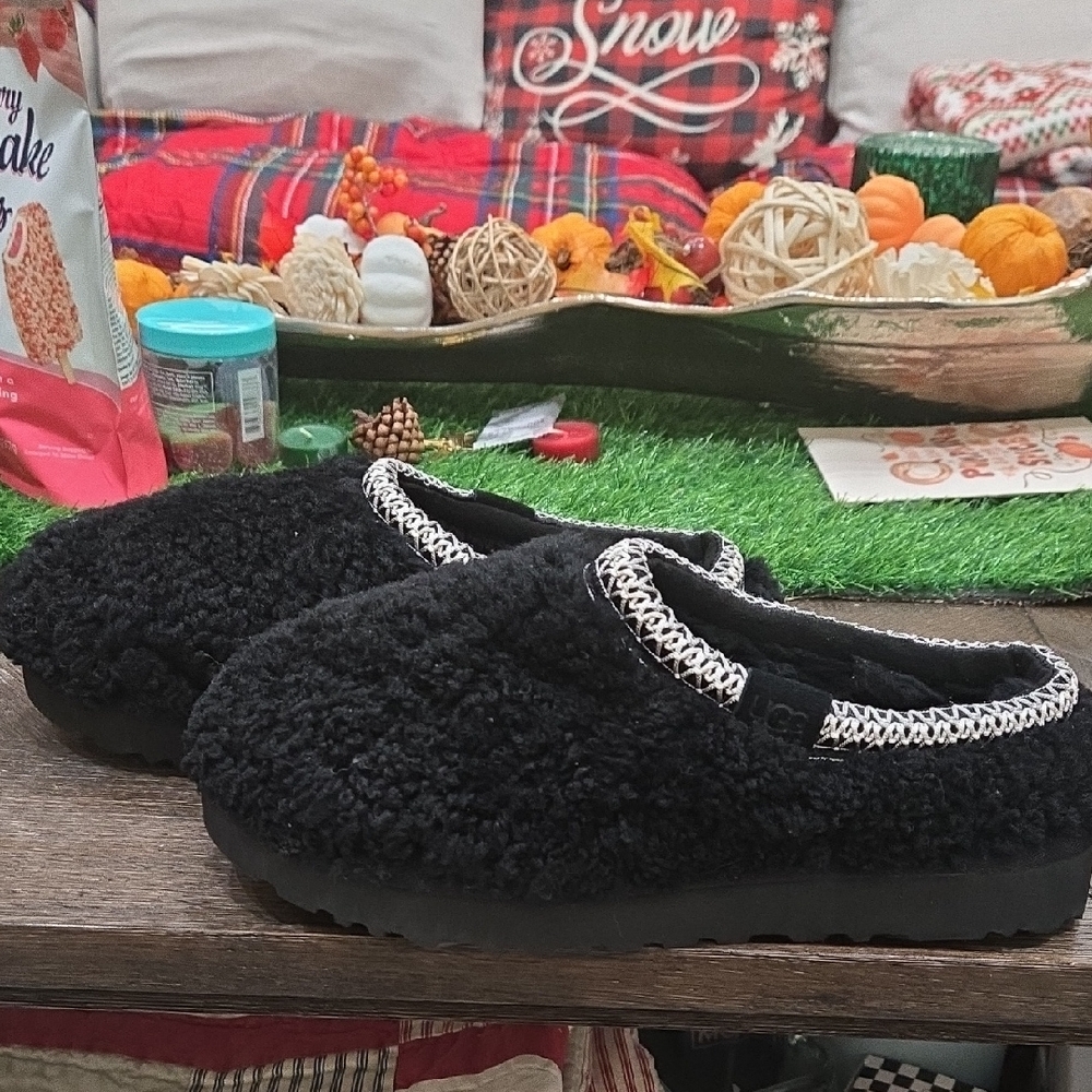 UGG Black Cozy Sherpa Slip-On Slippers